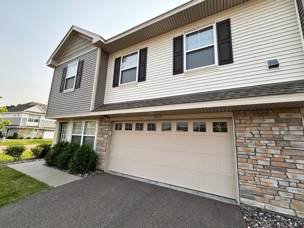 7219 Elmo Ct - Photo 2 of 27