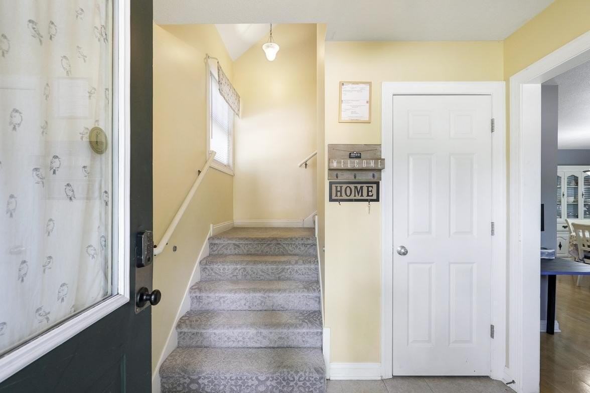 582 State St - Photo 2 of 31