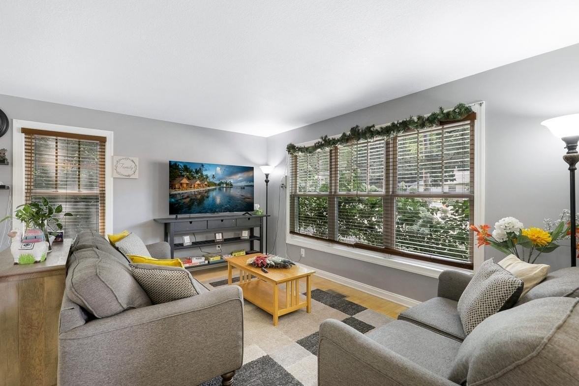 582 State St - Photo 3 of 31