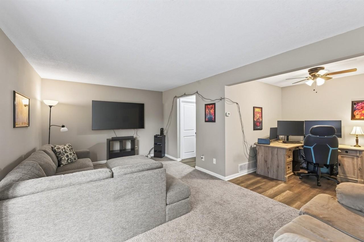 459 Mailand Ct S - Photo 5 of 34