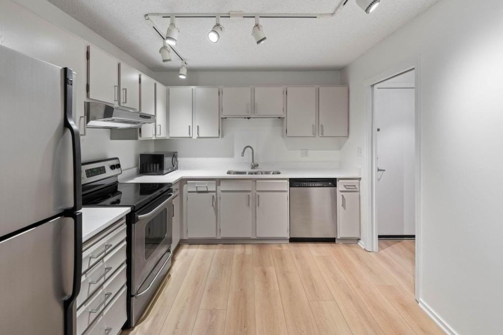 210 W Grant St #607 - Photo 7 of 28