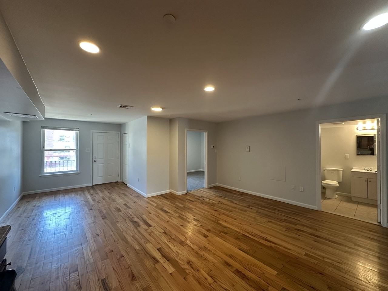 3429 N Sydenham St #203 - Photo 3 of 8