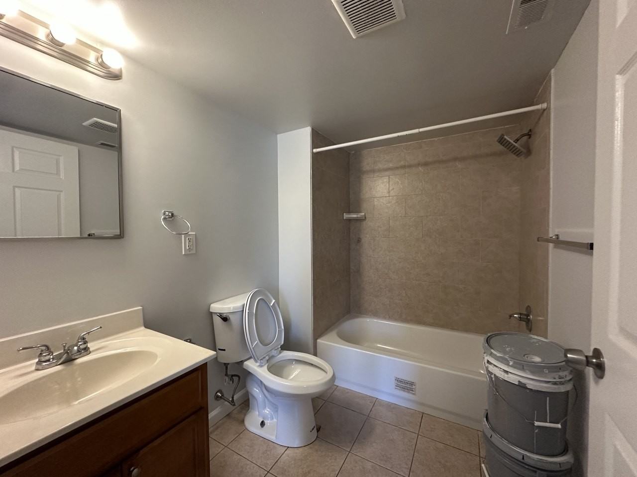 3429 N Sydenham St #203 - Photo 5 of 8