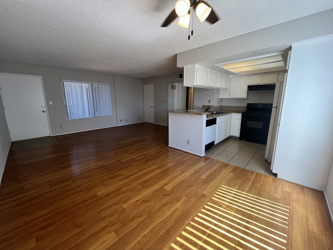 636 E Verdugo Ave #E - Photo 7 of 25