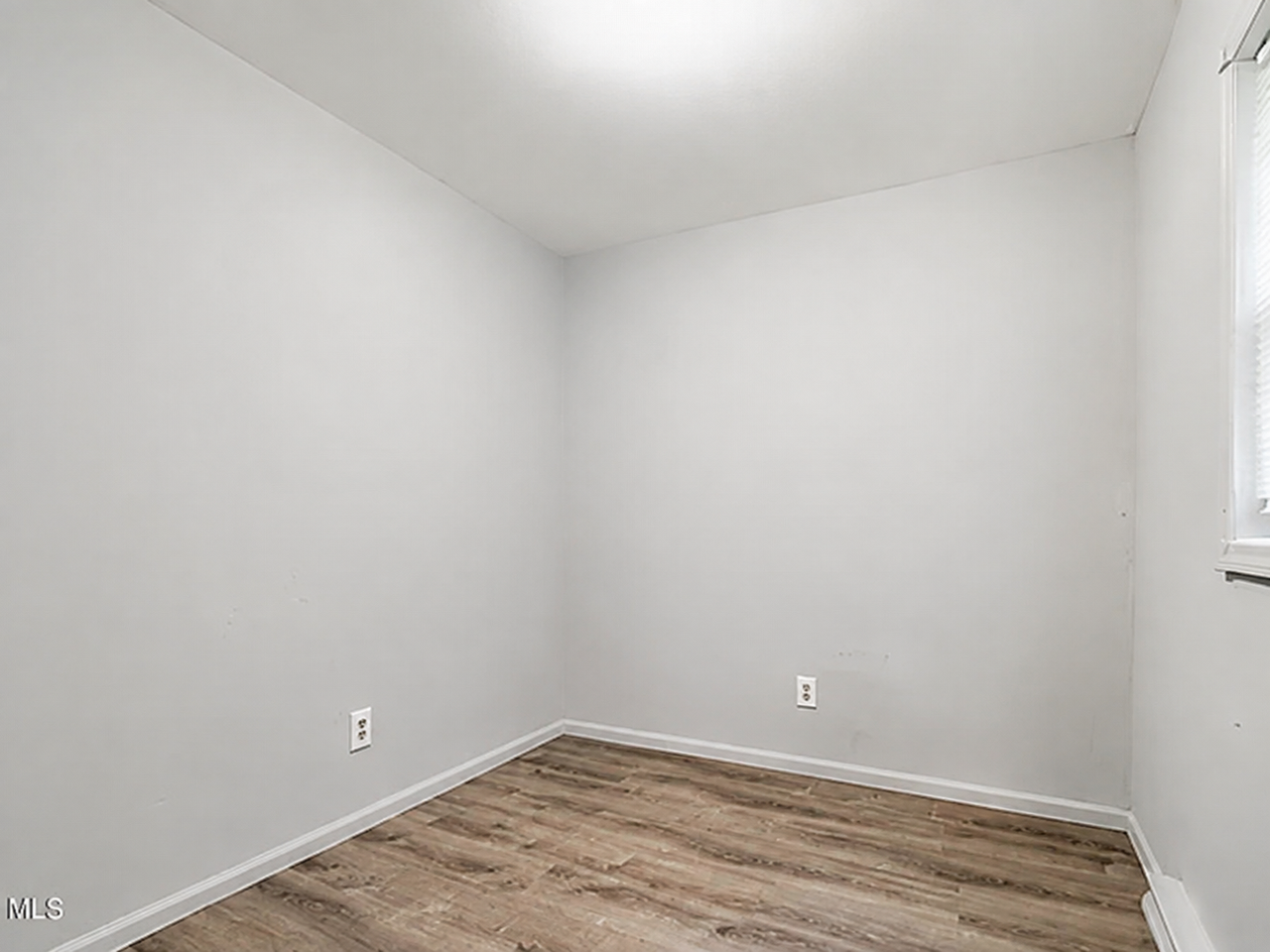 84 Clinton St #2 - Photo 3 of 8