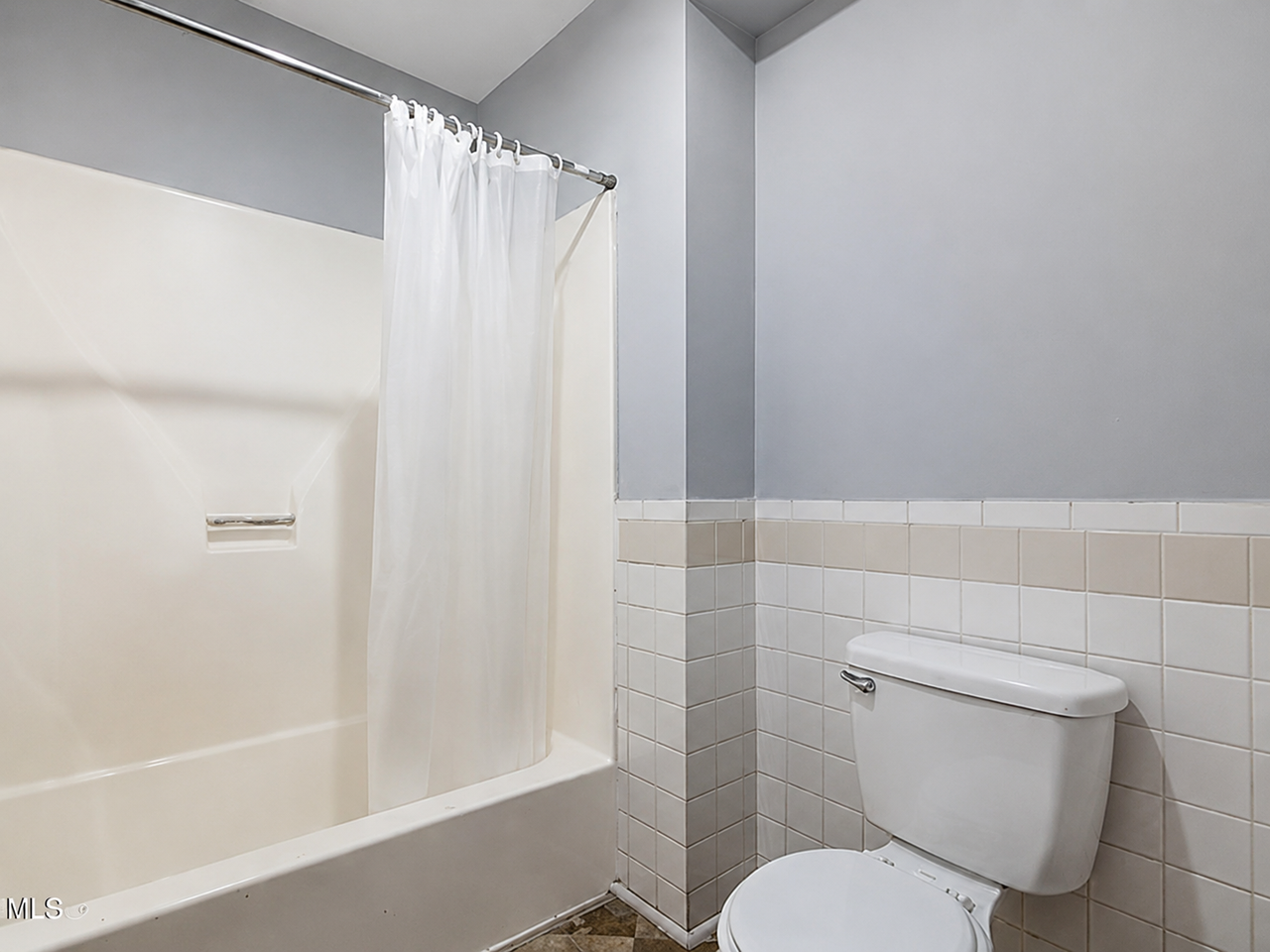 84 Clinton St #2 - Photo 6 of 8