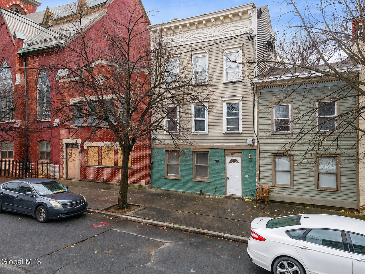 84 Clinton St #2 - Photo 7 of 8