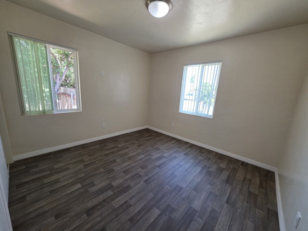 1339 E 4th St #NA - Photo 6 of 11