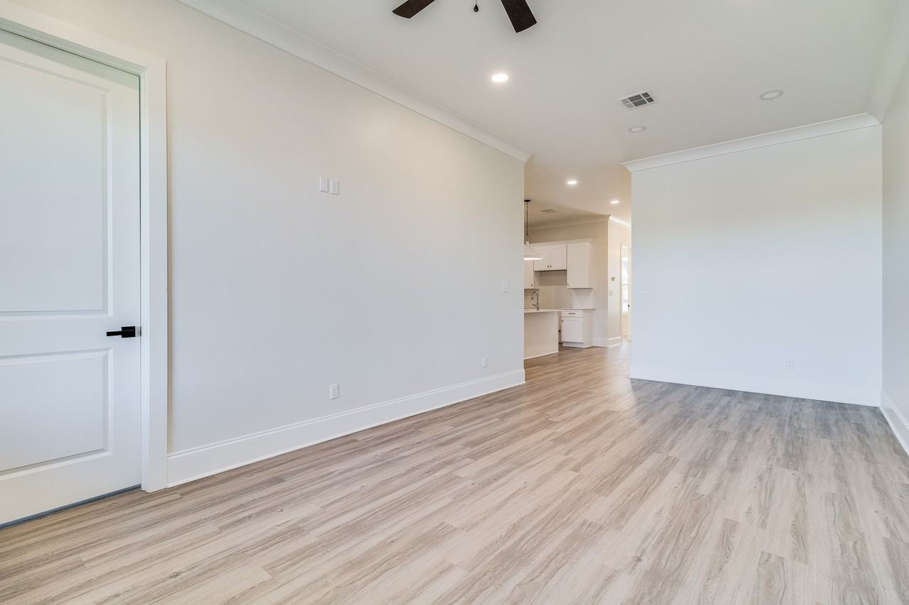307 Edsall Ln #307 - Photo 7 of 30