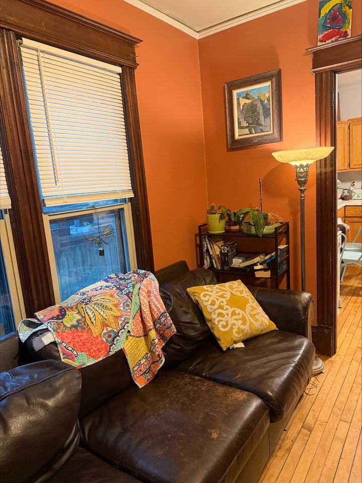 1214 E Mifflin St #1 - Photo 3 of 11
