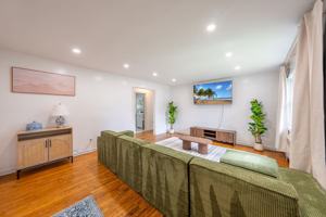 featured image of 810 Walnut St #NA