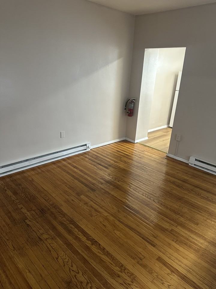 6533 Rising Sun Ave #3rdFL - Photo 4 of 19
