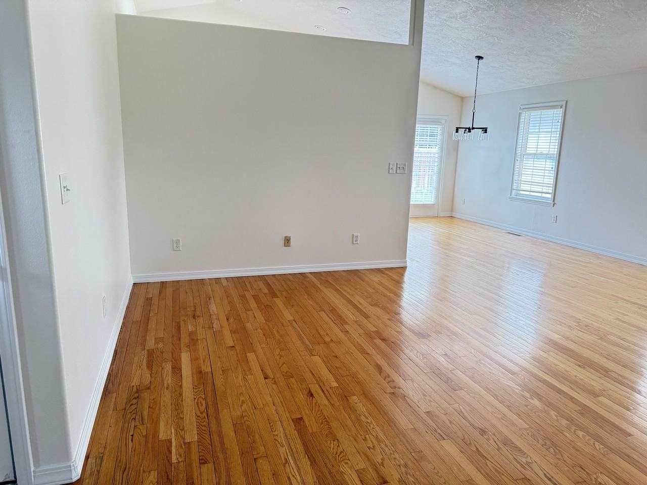 725 W Miranda Ave #NA - Photo 3 of 13