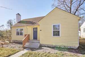 featured image of 208 S Clark St #NA