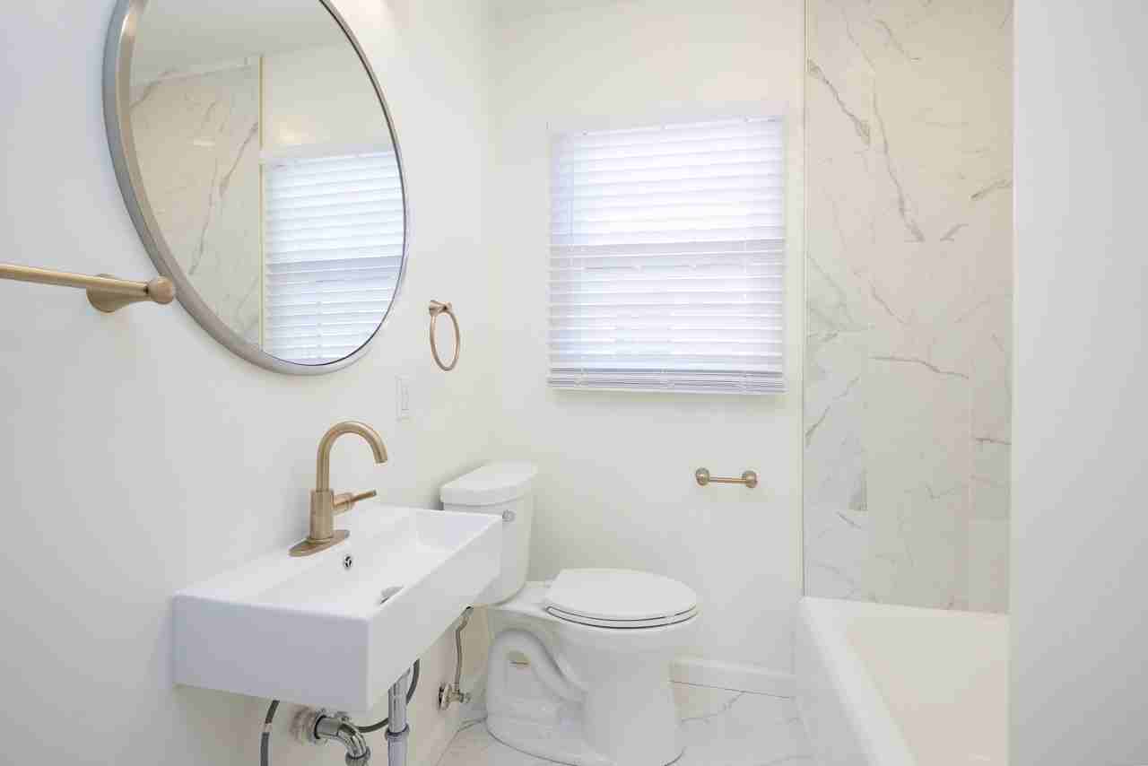 208 S Clark St #NA - Photo 3 of 12
