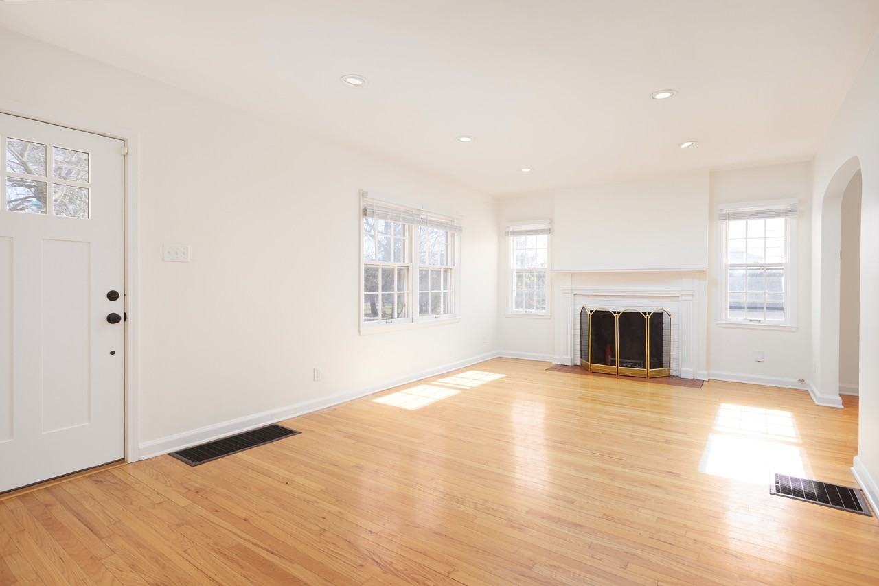 208 S Clark St #NA - Photo 5 of 12