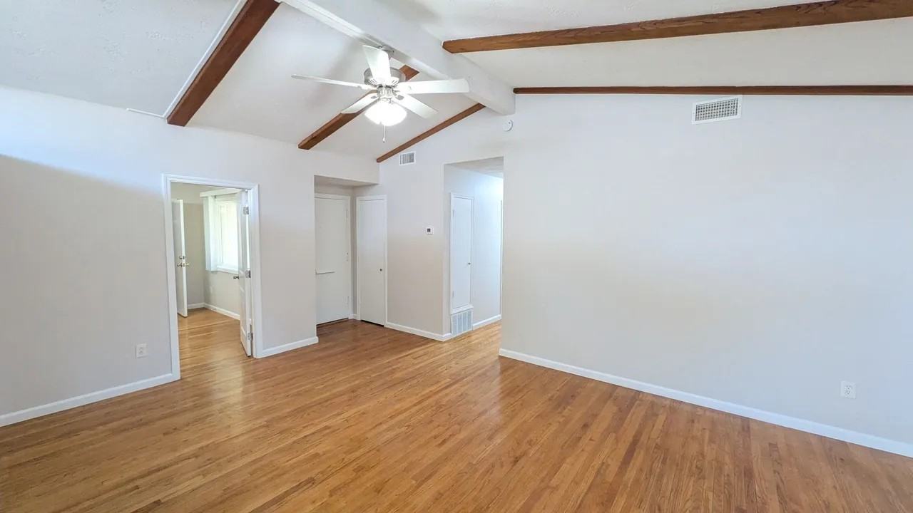 5778 Roswell St #NA - Photo 2 of 10