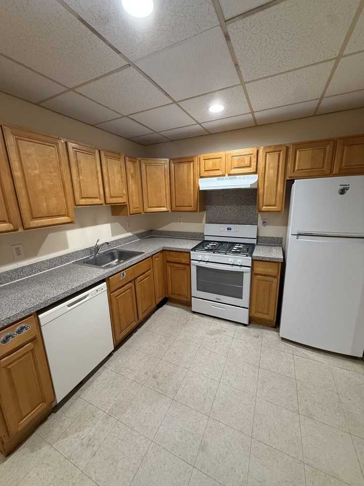 446 Broadway #3 - Photo 2 of 8
