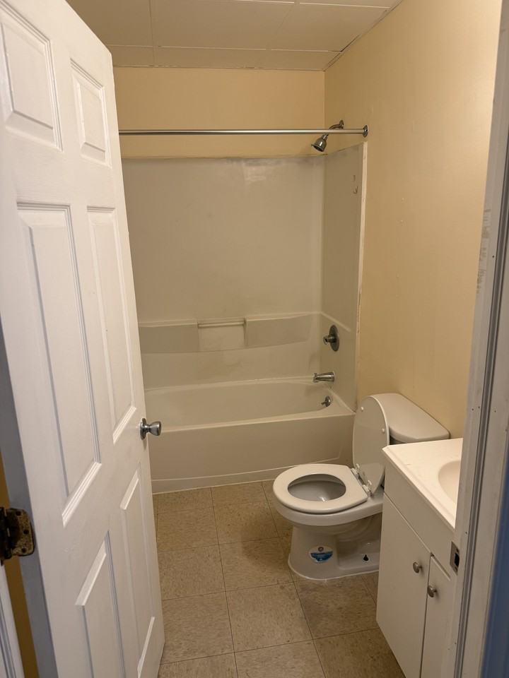 446 Broadway #3 - Photo 7 of 8
