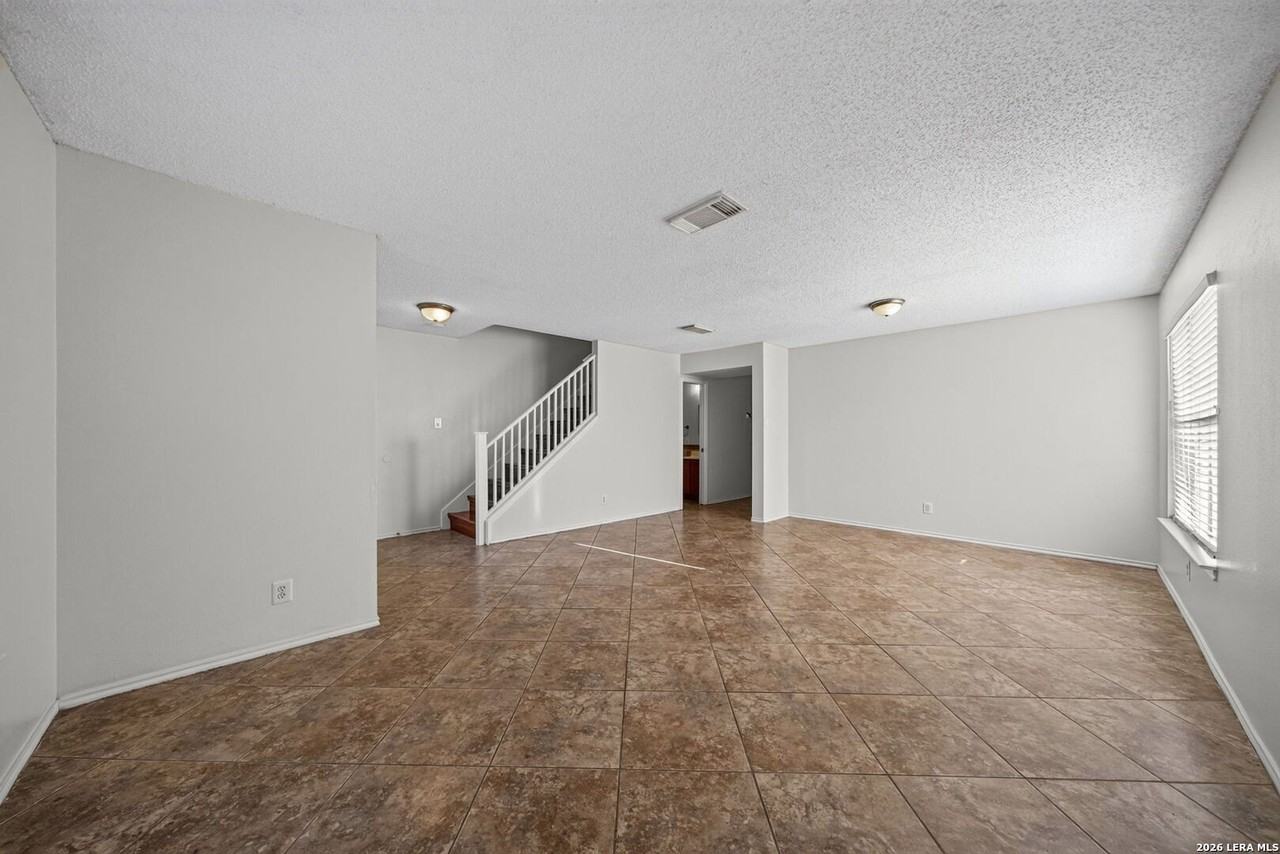 7702 Fairton Pl - Photo 7 of 35