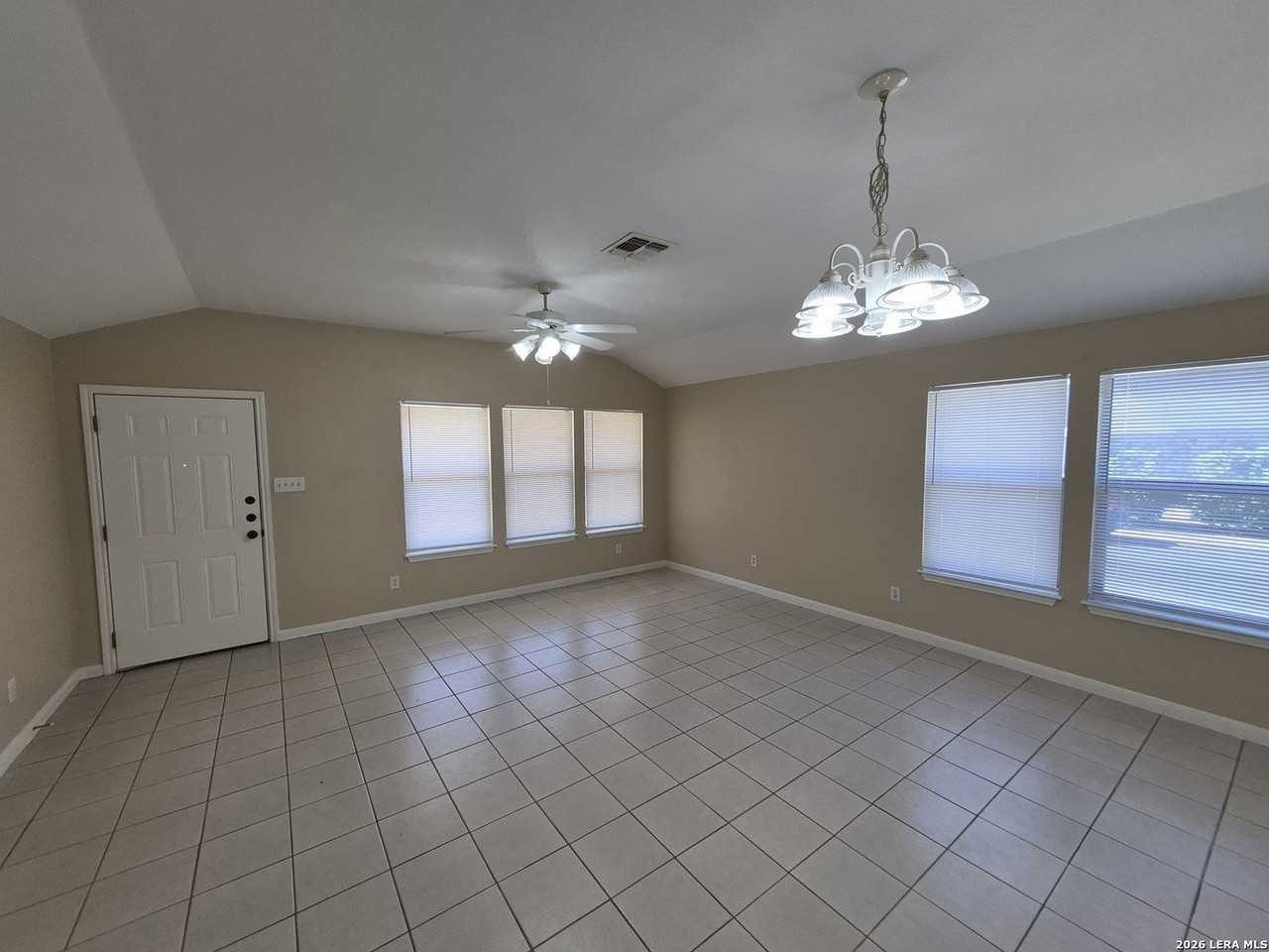 7703 Chatsworth - Photo 4 of 29