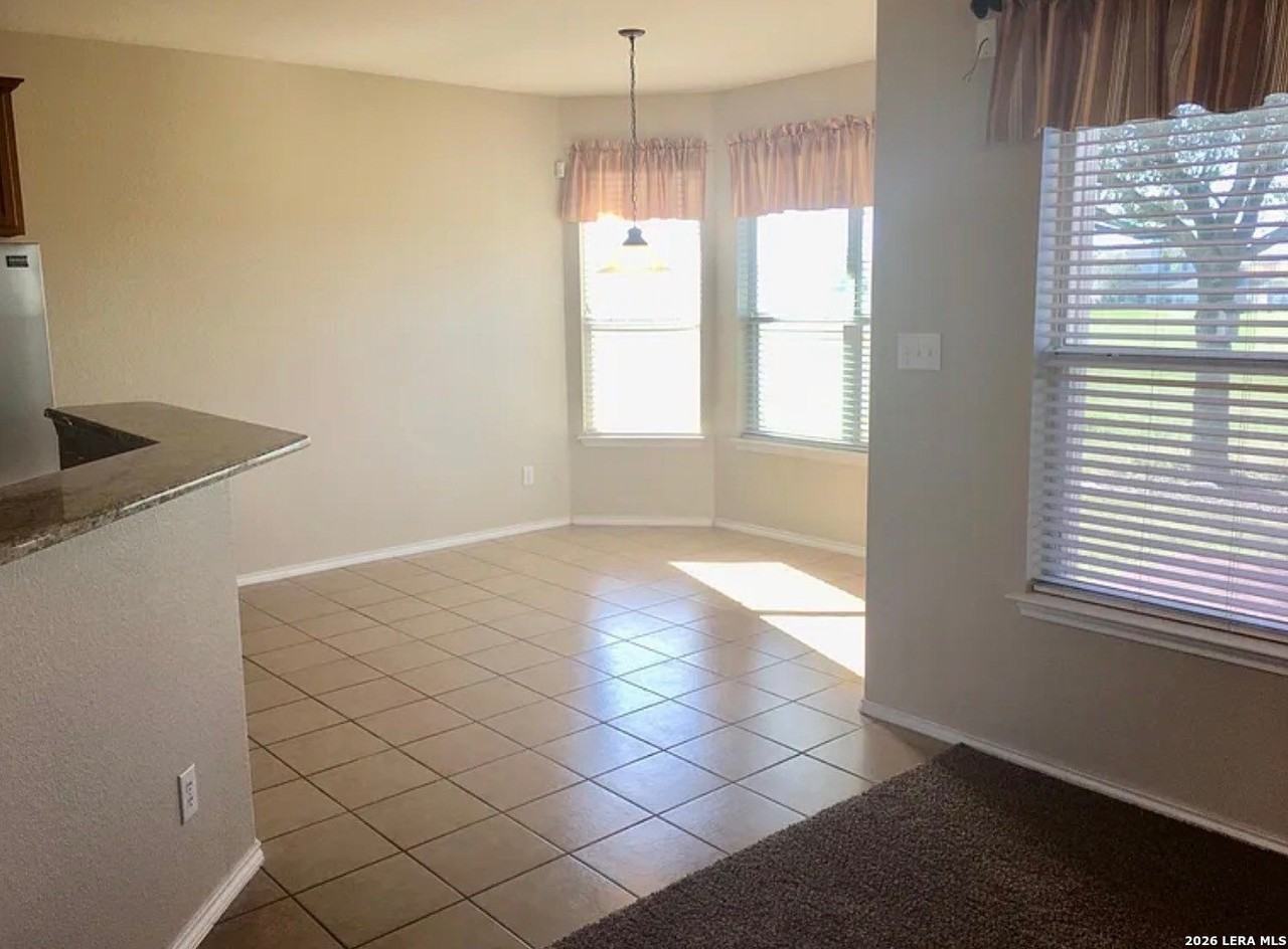 3751 Columbia - Photo 5 of 14