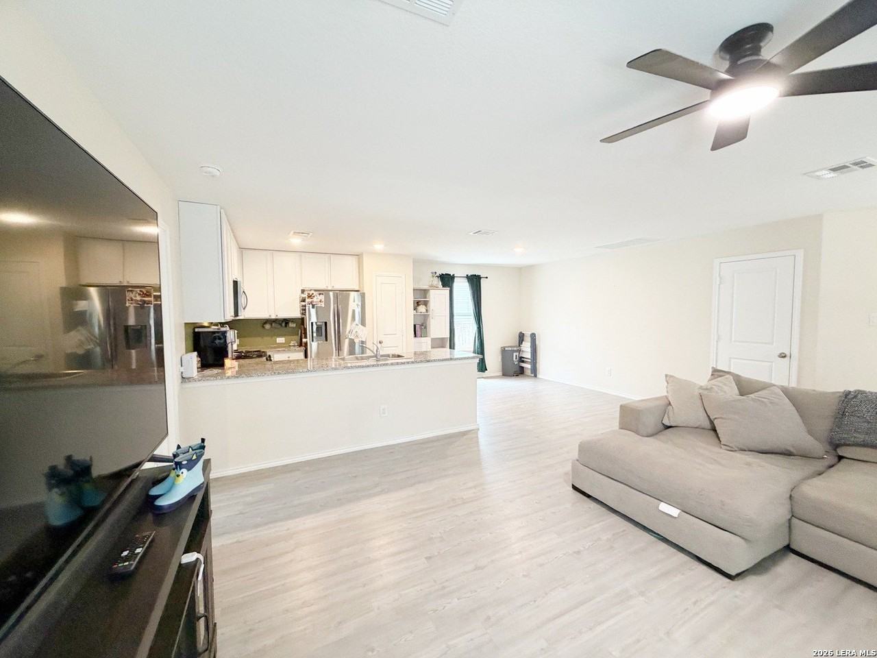 8935 Astral Pl - Photo 3 of 30