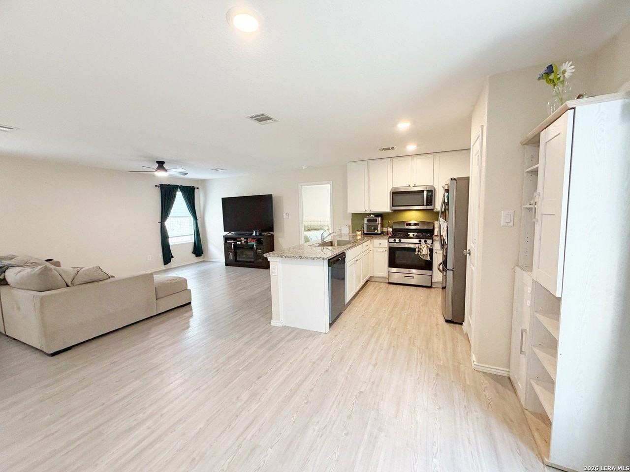 8935 Astral Pl - Photo 5 of 30