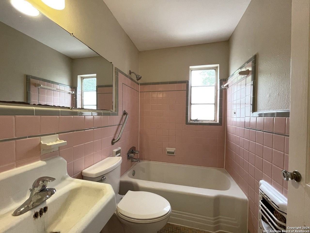 519 W Lynwood Ave #1 - Photo 6 of 7