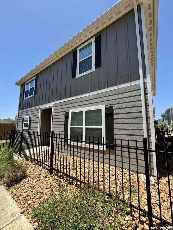 10818 Emerick St - Photo 2 of 36