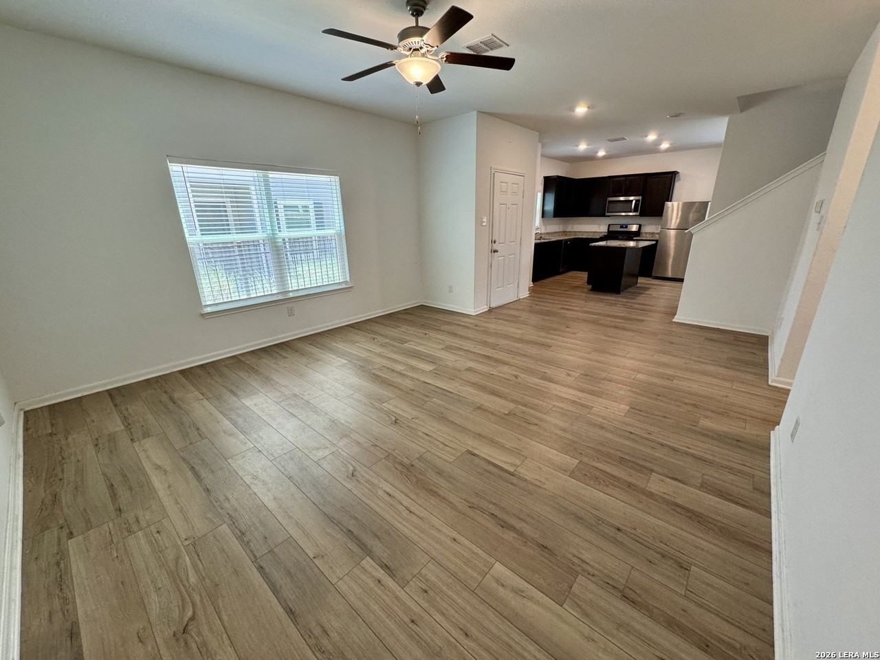 10818 Emerick St - Photo 5 of 36