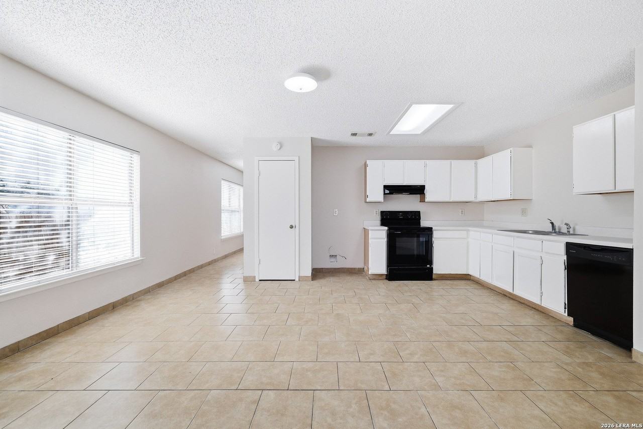 9039 Koenig - Photo 7 of 24