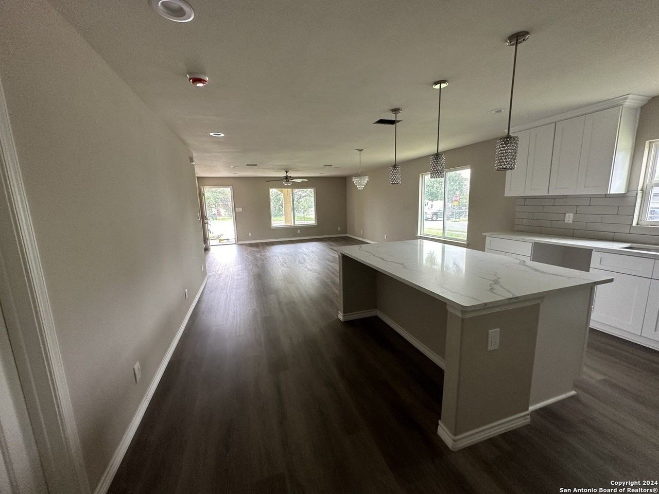 455 Demya Dr - Photo 4 of 18