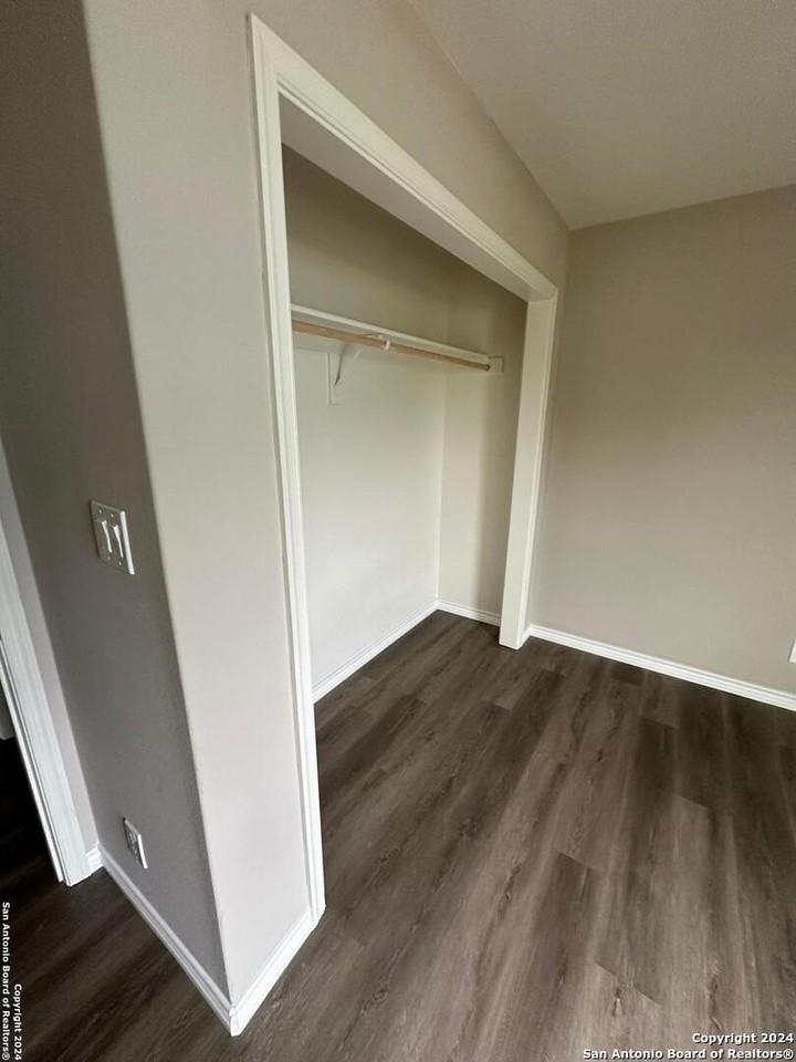 455 Demya Dr - Photo 7 of 18