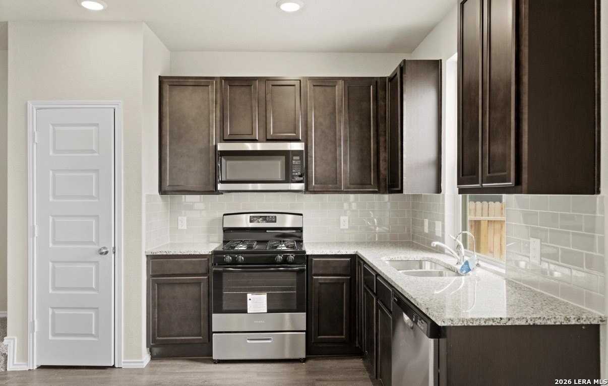 5118 Sandstone Way - Photo 5 of 20