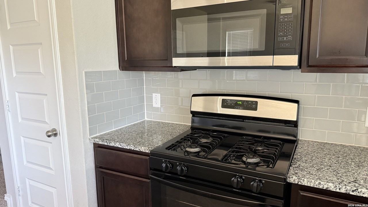 5118 Sandstone Way - Photo 6 of 20