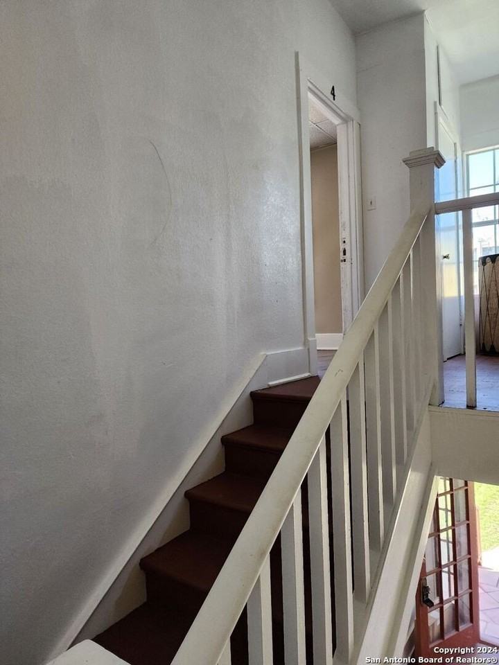 632 Rigsby Ave #4 - Photo 3 of 20