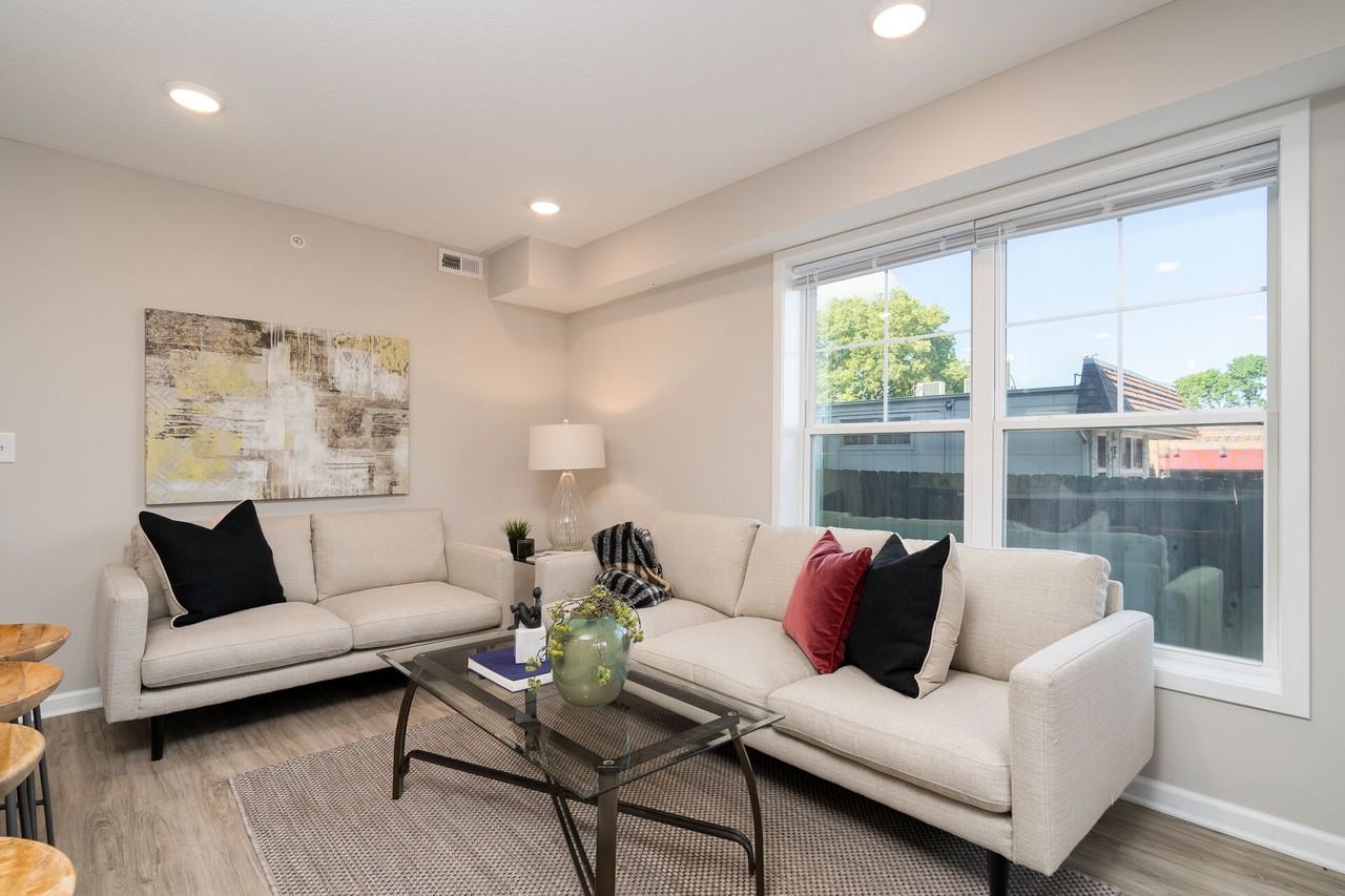 639 Cleveland Avenue South - Photo 2 of 12