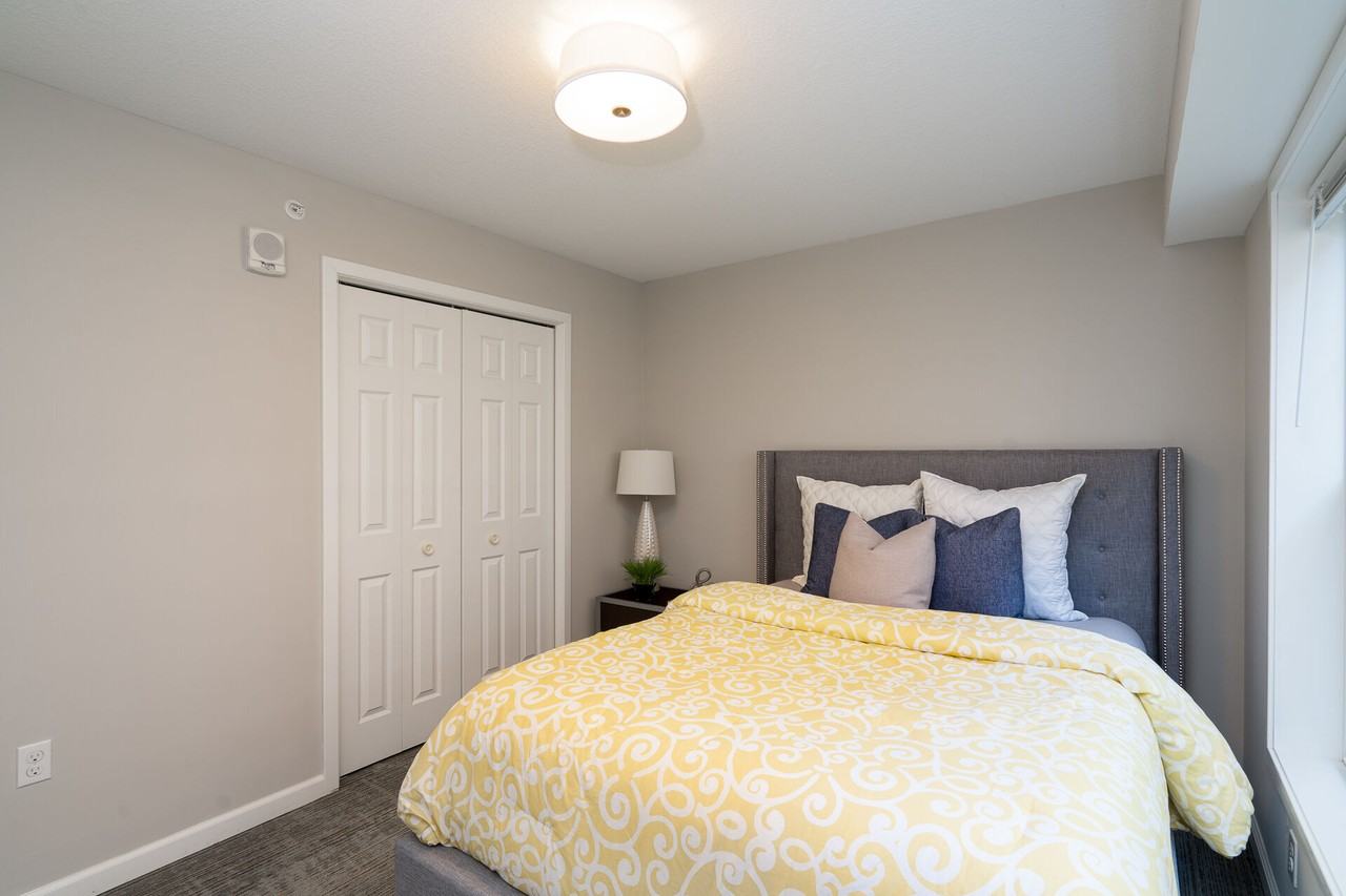 639 Cleveland Avenue South - Photo 4 of 12