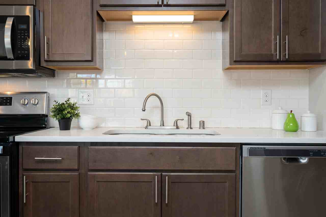 639 Cleveland Avenue South - Photo 7 of 12