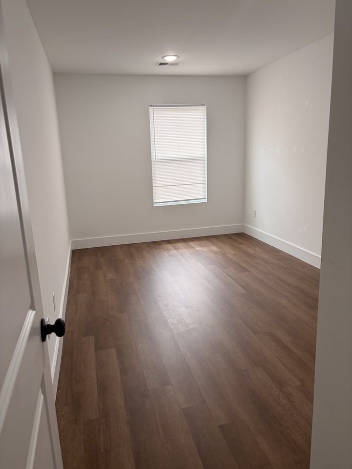 118 Honda St #118 - Photo 5 of 12