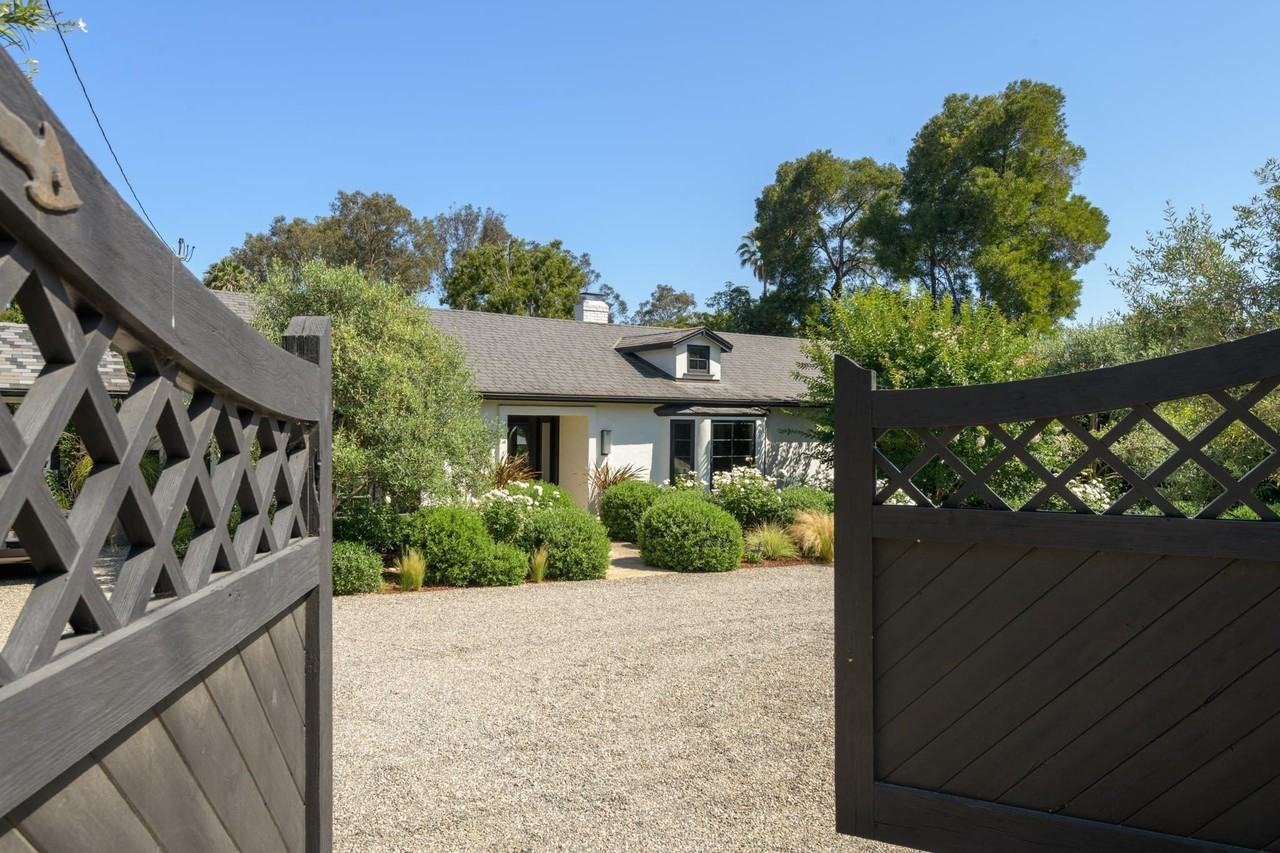 230 Hot Springs Rd - Photo 3 of 32