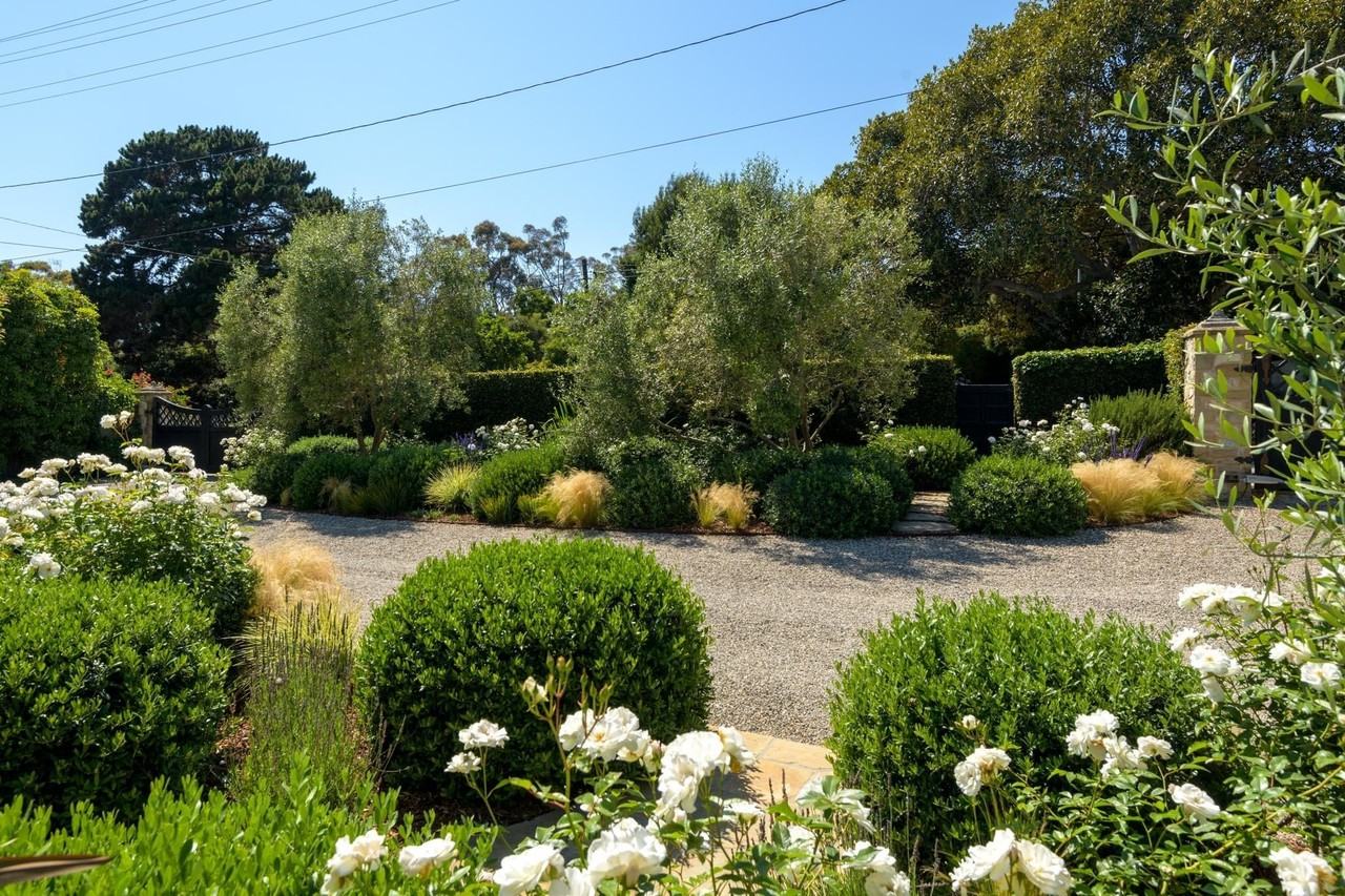 230 Hot Springs Rd - Photo 4 of 32