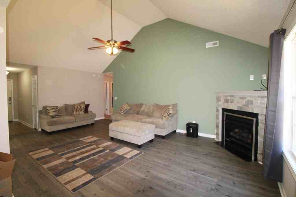 1835 Lirope Way - Photo 5 of 39