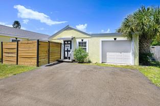 1704 Oak St - Photo 1 of 1