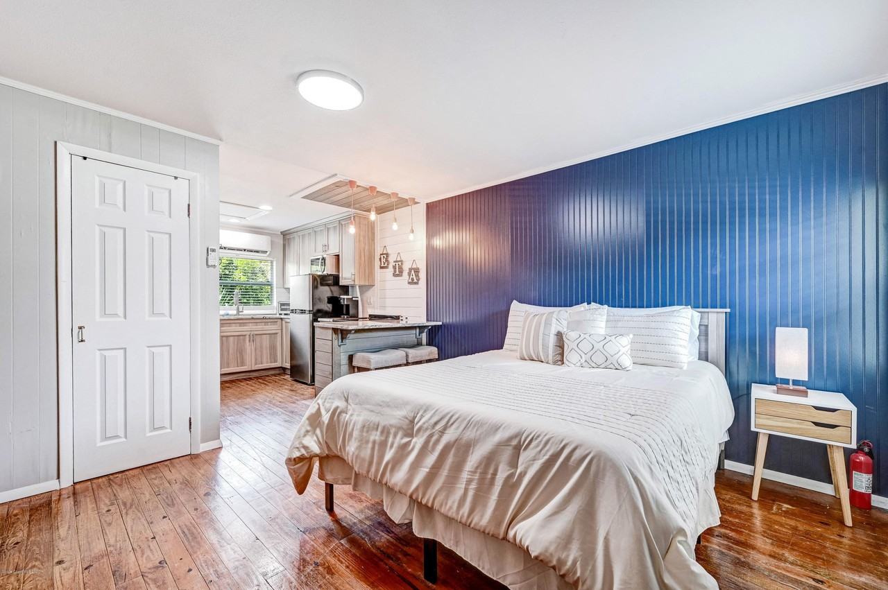1704 Oak St - Photo 6 of 15