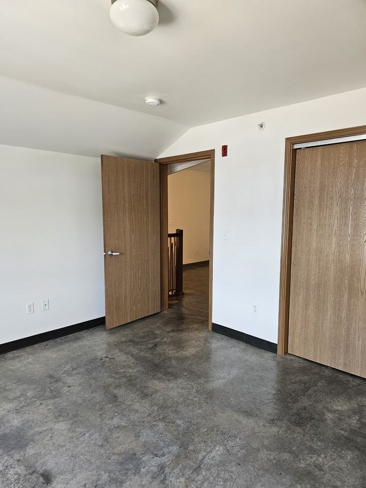 943 S Gilbert St #32 - Photo 3 of 17