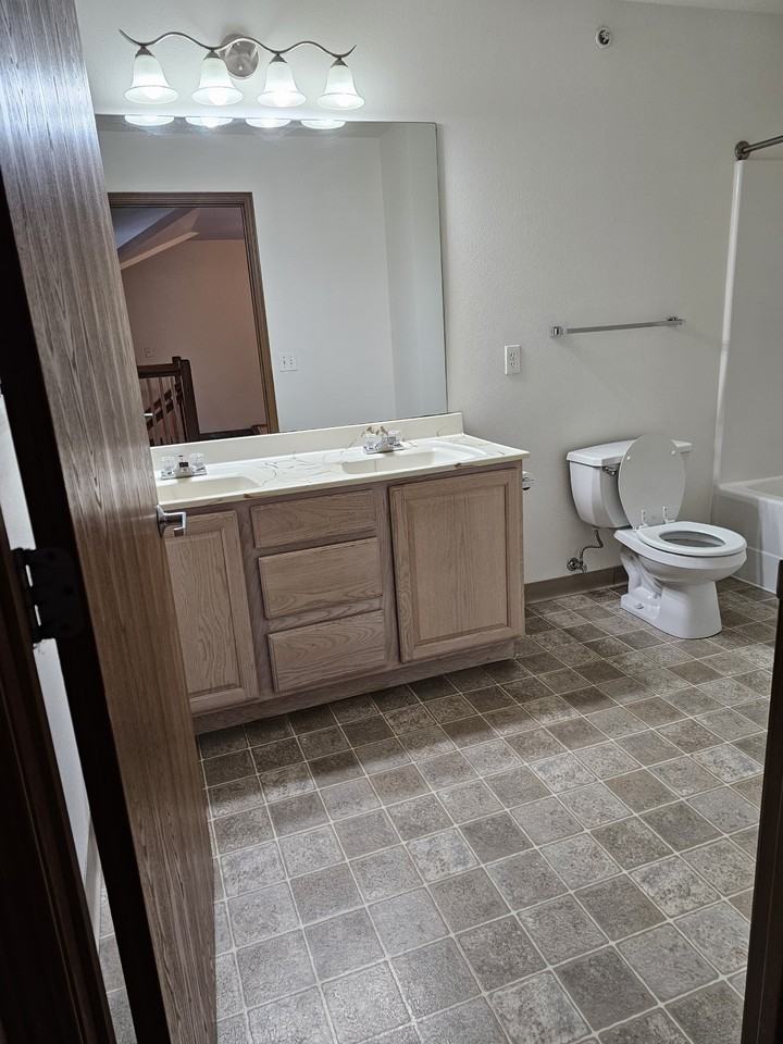 943 S Gilbert St #32 - Photo 5 of 17