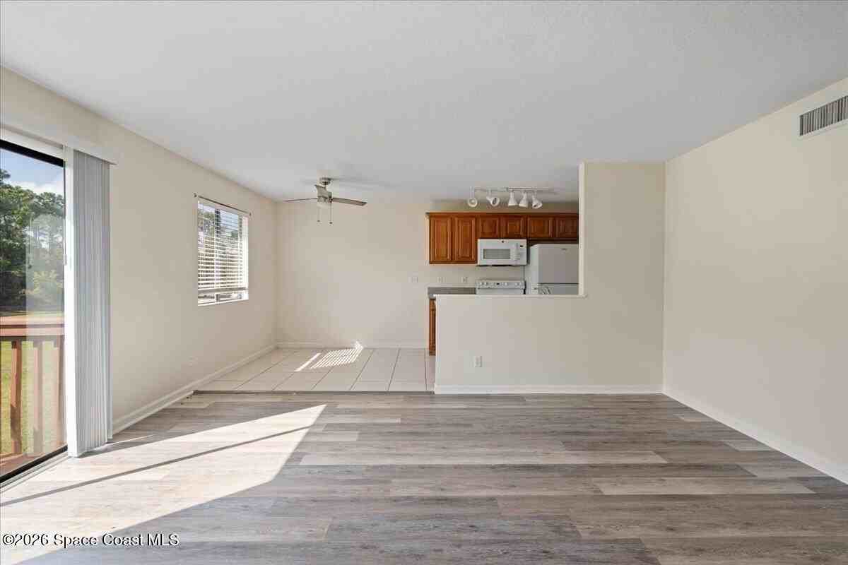 1870 Agora Cir Se #204 - Photo 4 of 14