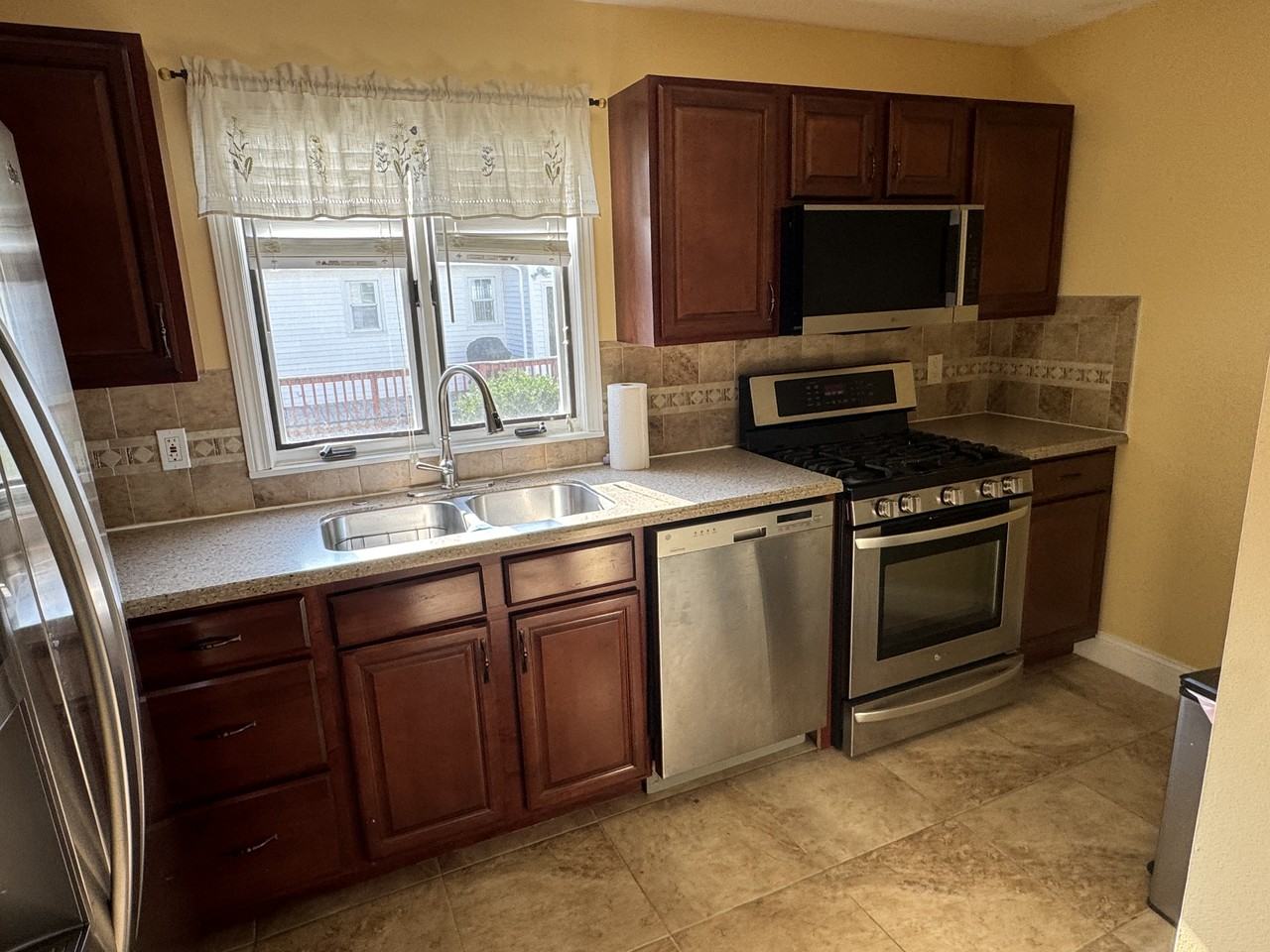 27 Gagnon St #1 - Photo 4 of 19